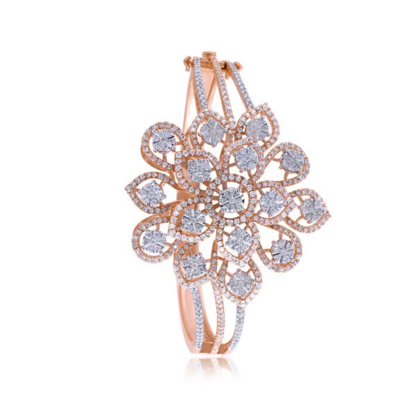 Alluring floret bracelet